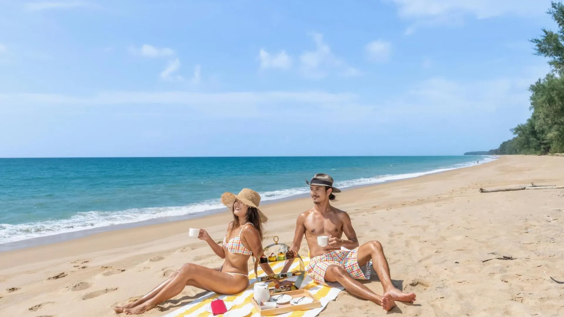 Le Meridien Phuket Mai Khao Beach Resort Hotel