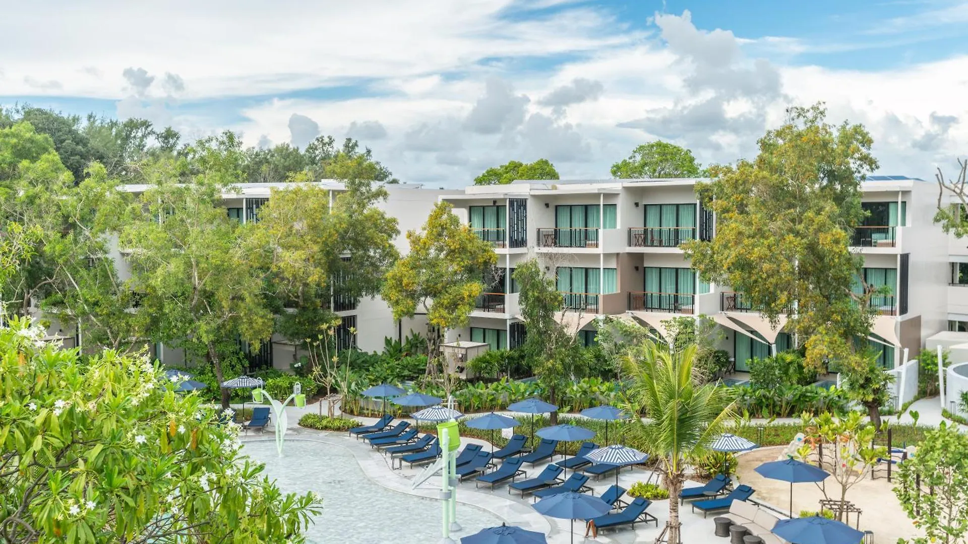 Hotel Le Meridien Phuket Mai Khao Beach Resort