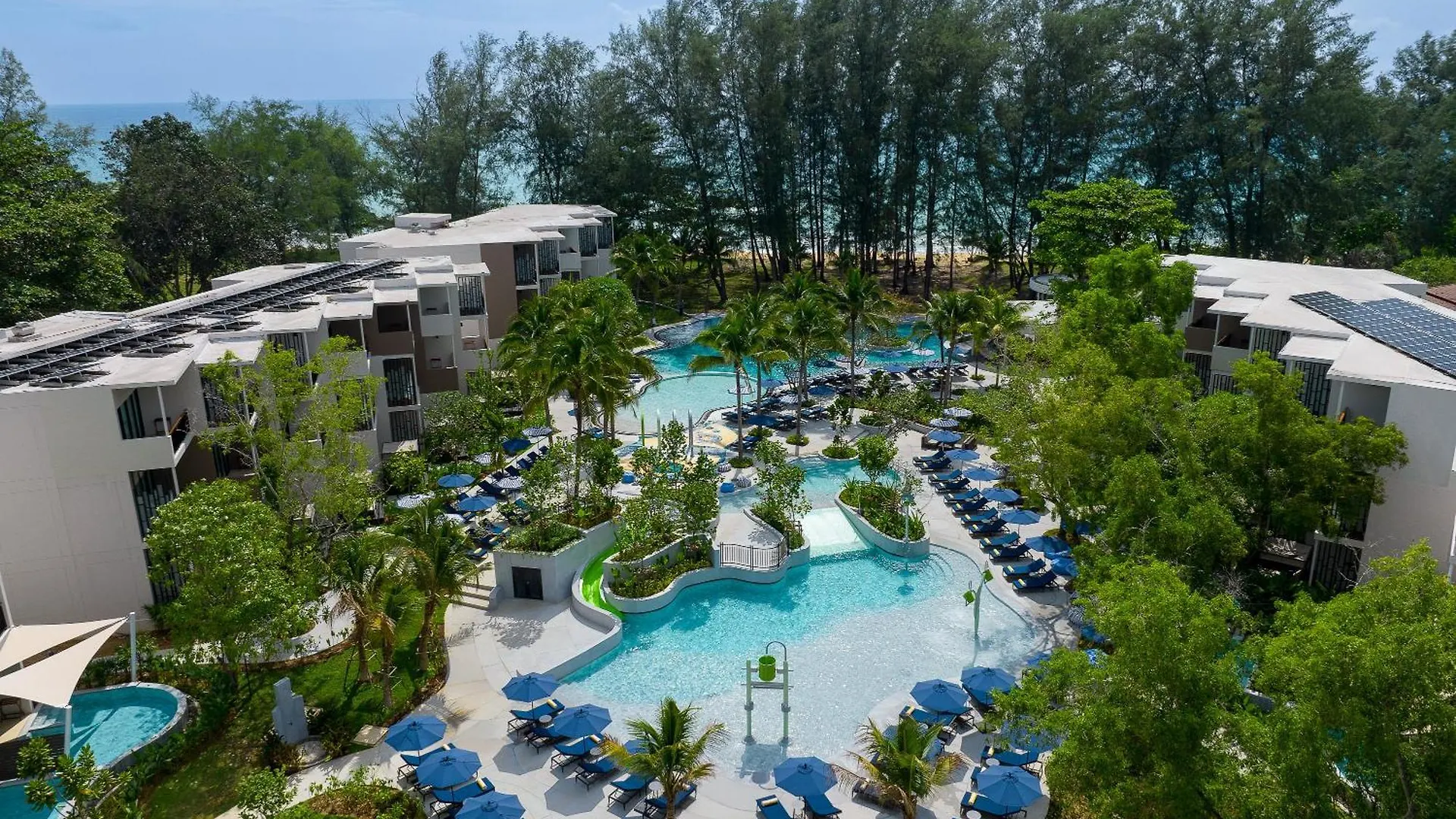 Le Meridien Phuket Mai Khao Beach Resort