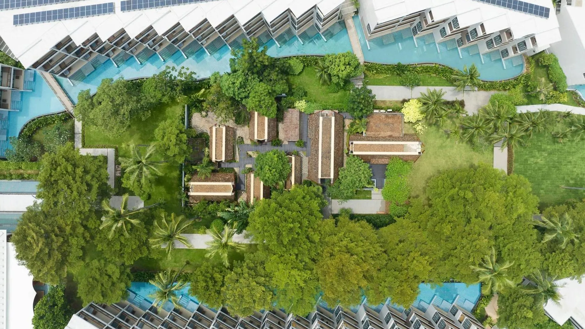 Le Meridien Phuket Mai Khao Beach Resort