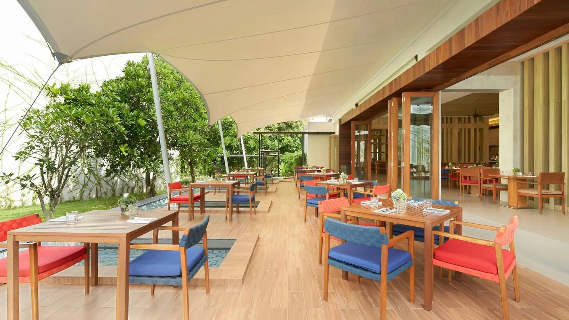Hotel Le Meridien Phuket Mai Khao Beach Resort