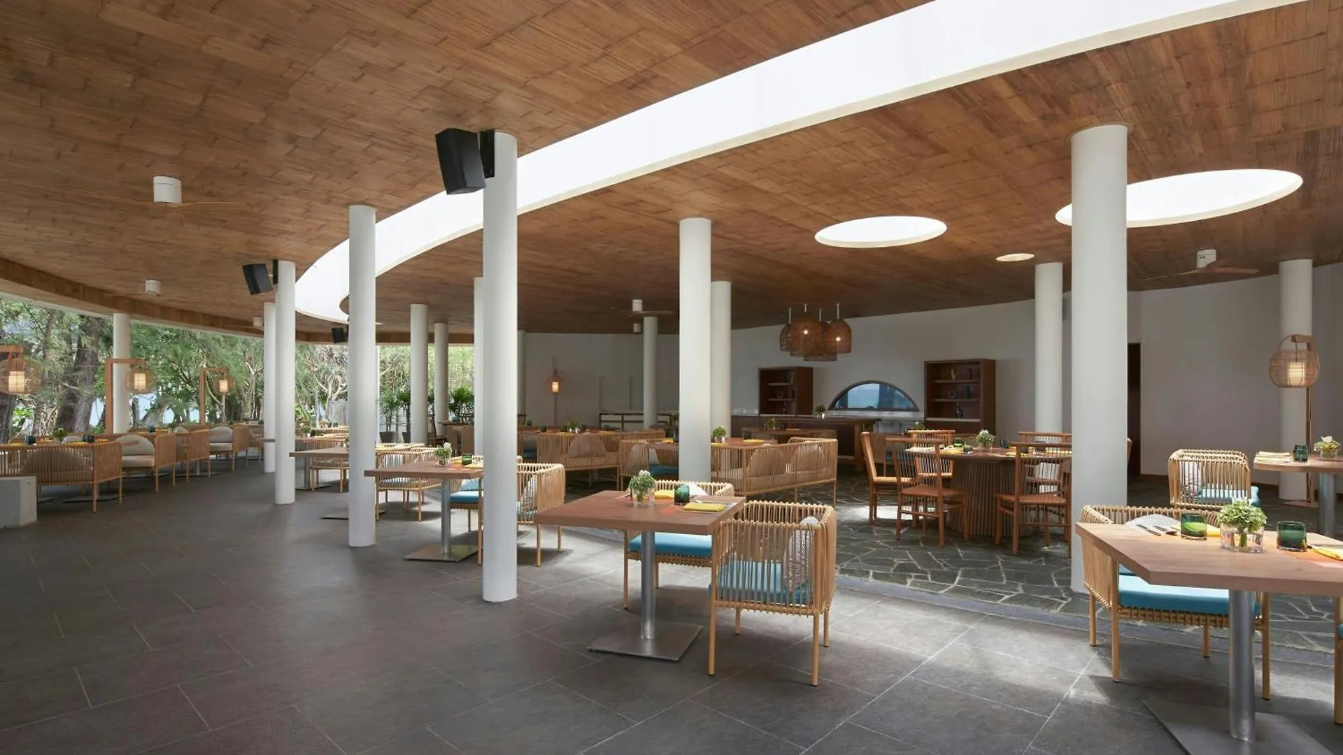 Le Meridien Phuket Mai Khao Beach Resort Thailand