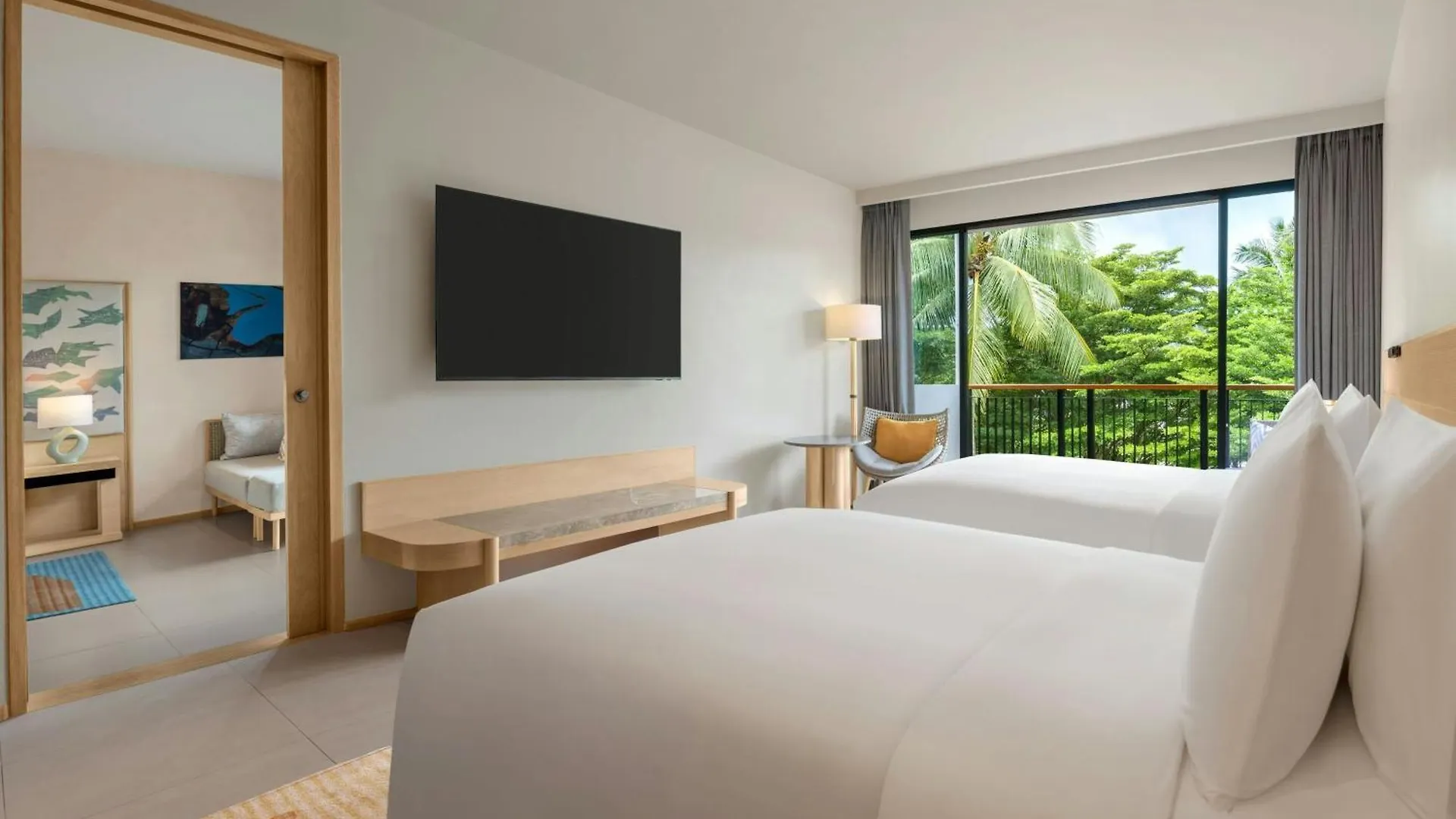 Le Meridien Phuket Mai Khao Beach Resort Hotel